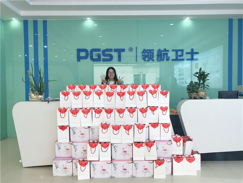 三八妇女节,J9直营集团集团为全体女员工发放温馨福利(图2) 三八妇女节,J9直营集团集团为全体女员工发放温馨福利(图2)